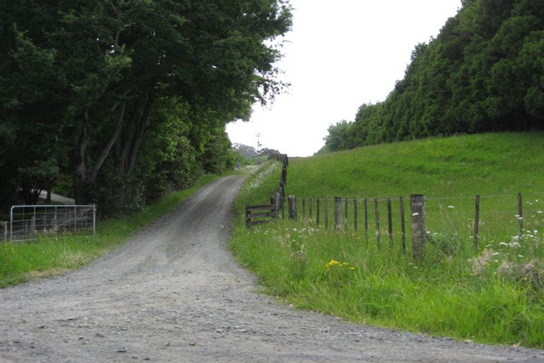 Photo of property in 1013 Old North Road, Waimauku, 0882