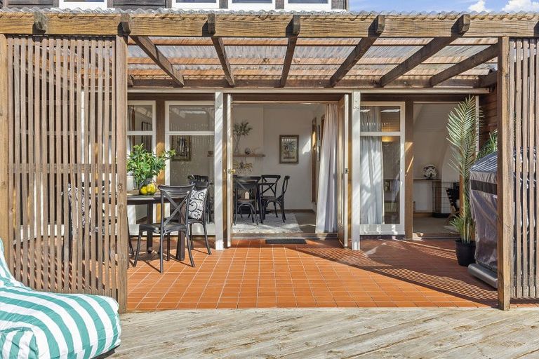 Photo of property in 24a Puriri Street, Miramar, Wellington, 6022