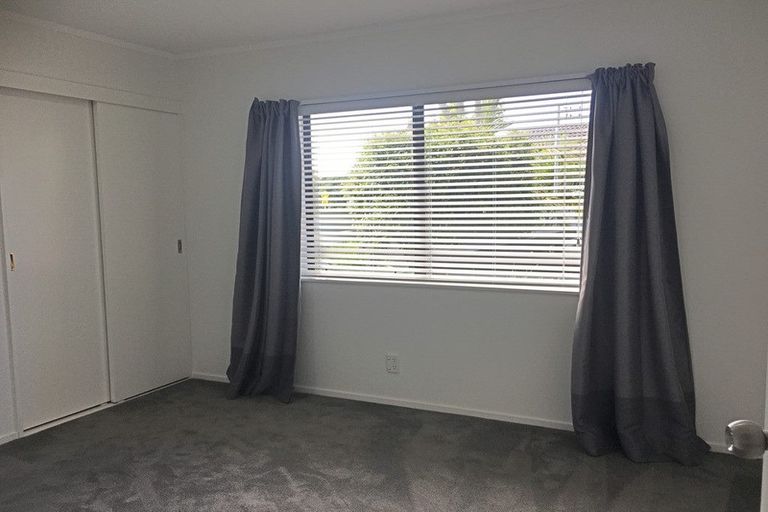 Photo of property in 62 Golfland Drive, Golflands, Auckland, 2013