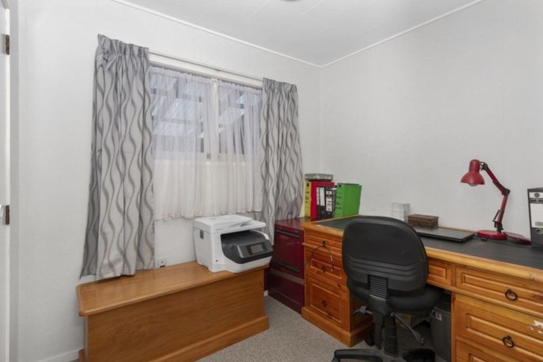 Photo of property in 22 Totaravale Street, Pukehangi, Rotorua, 3015