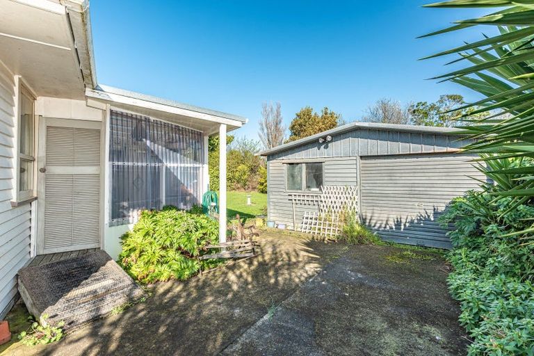 Photo of property in 23 Gloag Street, Waverley, 4510