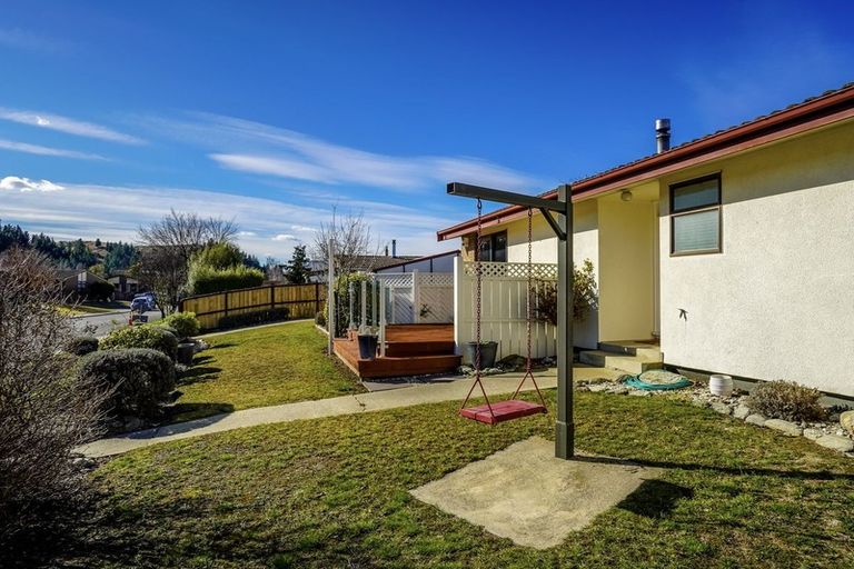 Photo of property in 1 Cornish Place, Cromwell, 9310