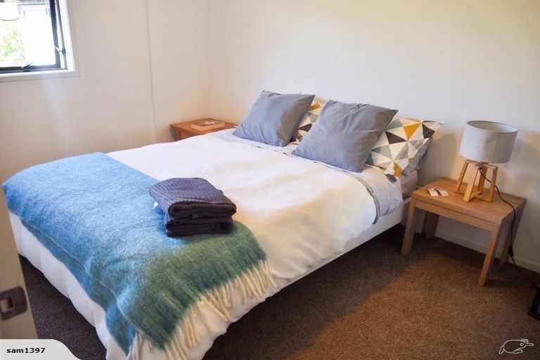 Photo of property in 2/72 Lake Road, Northcote, Auckland, 0627