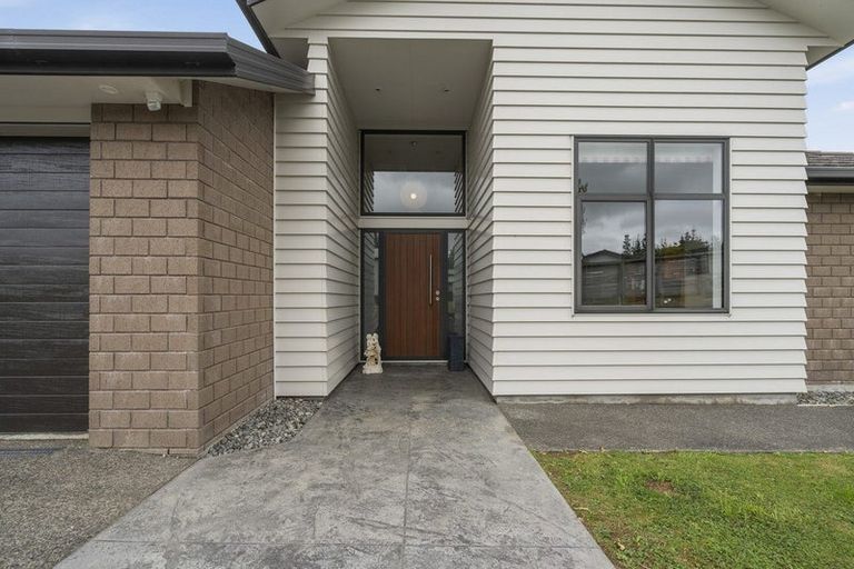Photo of property in 81 Endeavour Drive, Whitby, Porirua, 5024