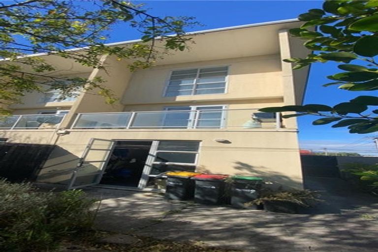 Photo of property in 1/440 Barbadoes Street, Edgeware, Christchurch, 8013