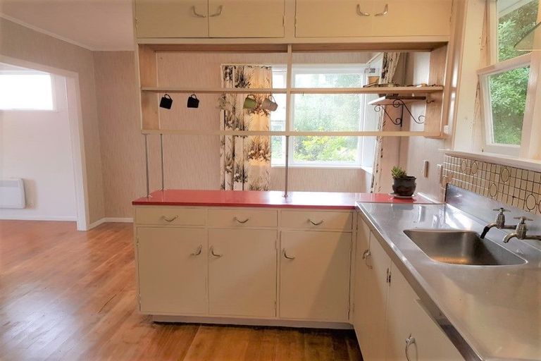 Photo of property in 28 Papakowhai Road, Papakowhai, Porirua, 5024