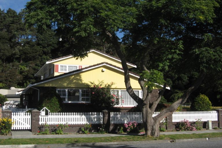 Photo of property in 20 Waddington Drive, Naenae, Lower Hutt, 5011