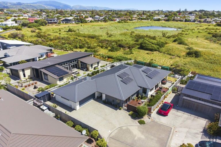 Photo of property in 19 Taranui Way, Paraparaumu Beach, Paraparaumu, 5032