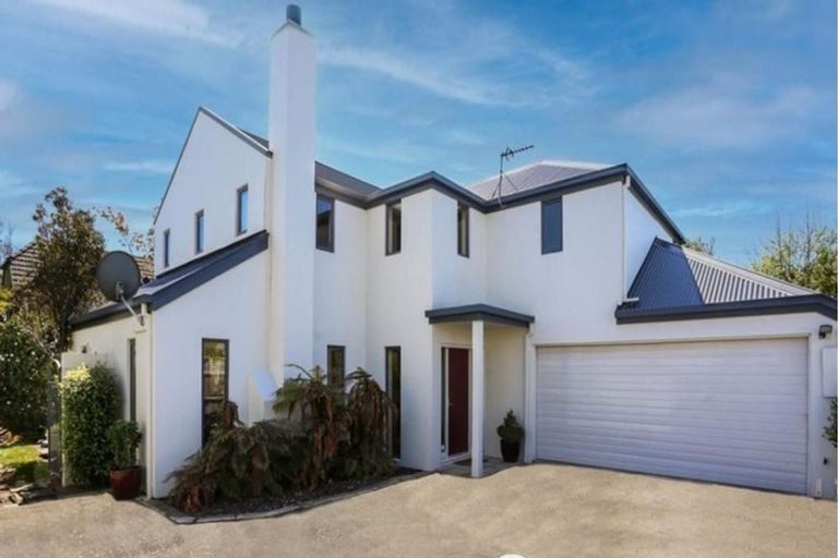 Photo of property in 40a Thornycroft Street, Fendalton, Christchurch, 8052