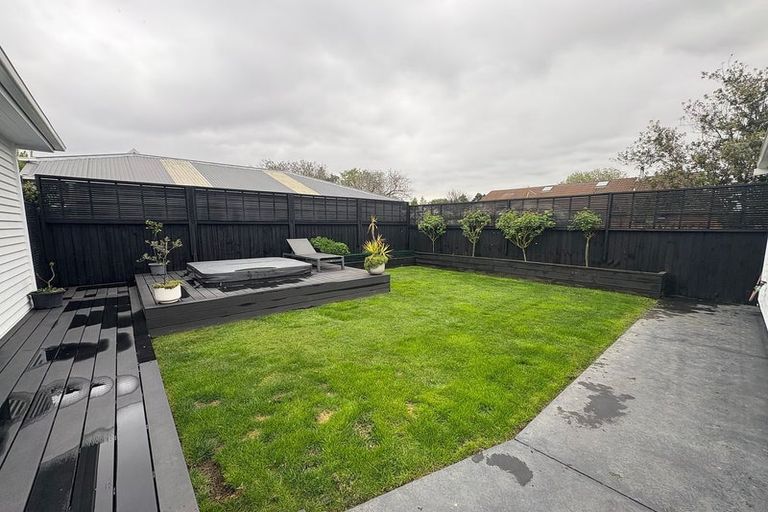 Photo of property in 161 Weston Road, St Albans, Christchurch, 8052