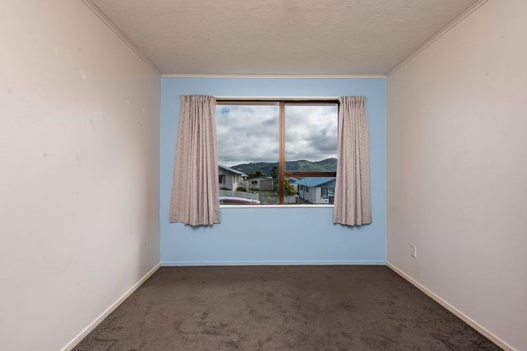 Photo of property in 27 Invercargill Drive, Kelson, Lower Hutt, 5010
