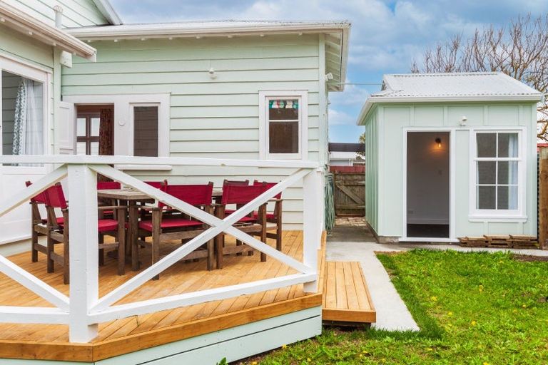 Photo of property in 1 Mcgrath Street, Napier South, Napier, 4110