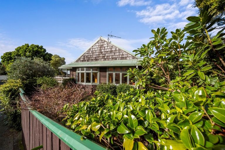 Photo of property in 48 Karina Road, Merrilands, New Plymouth, 4312