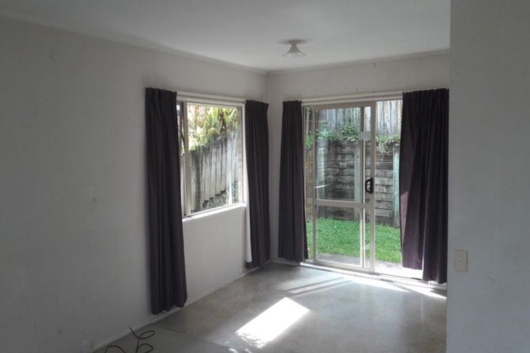 Photo of property in 1/18 Lowburn Place, Clover Park, Auckland, 2019