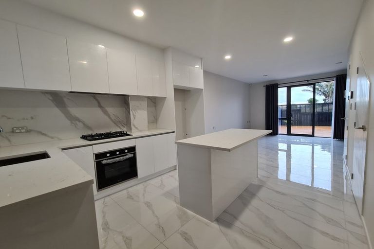 Photo of property in 5/532 Glenfield Road, Glenfield, Auckland, 0629