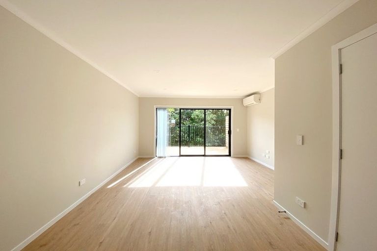 Photo of property in 2/125b Metcalfe Road, Ranui, Auckland, 0612