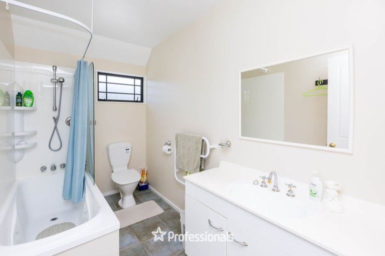 Photo of property in 22 Carlow Grove, Birchville, Upper Hutt, 5018