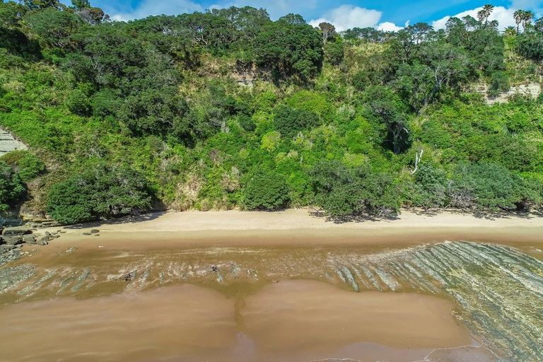 Photo of property in 106a Vipond Road, Stanmore Bay, Whangaparaoa, 0932