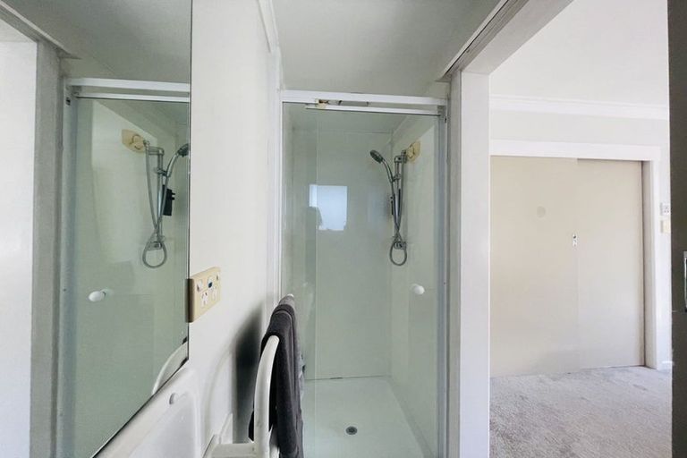 Photo of property in 2/31 Wolsley Avenue, Milford, Auckland, 0620