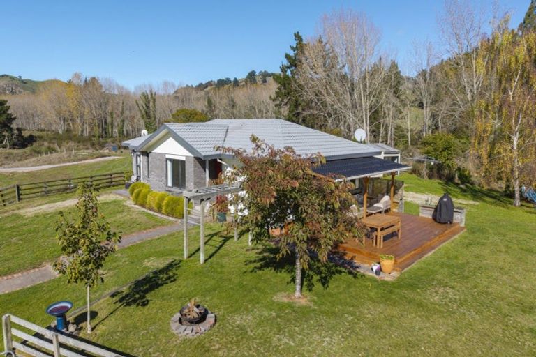 Photo of property in 2/504 Mapara Road, Acacia Bay, Taupo, 3385