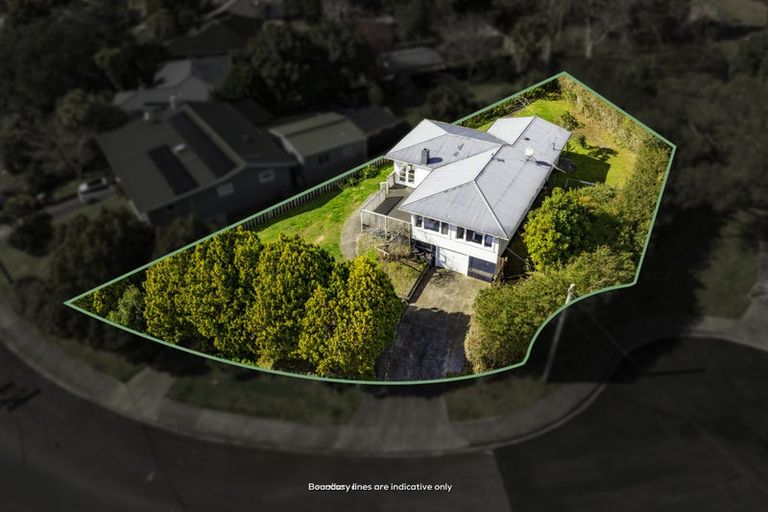 Photo of property in 22 Mcclintock Road, Massey, Auckland, 0614