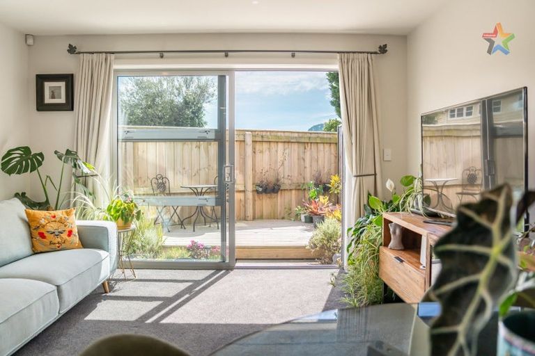 Photo of property in 35 Mcgrath Way, Taita, Lower Hutt, 5011