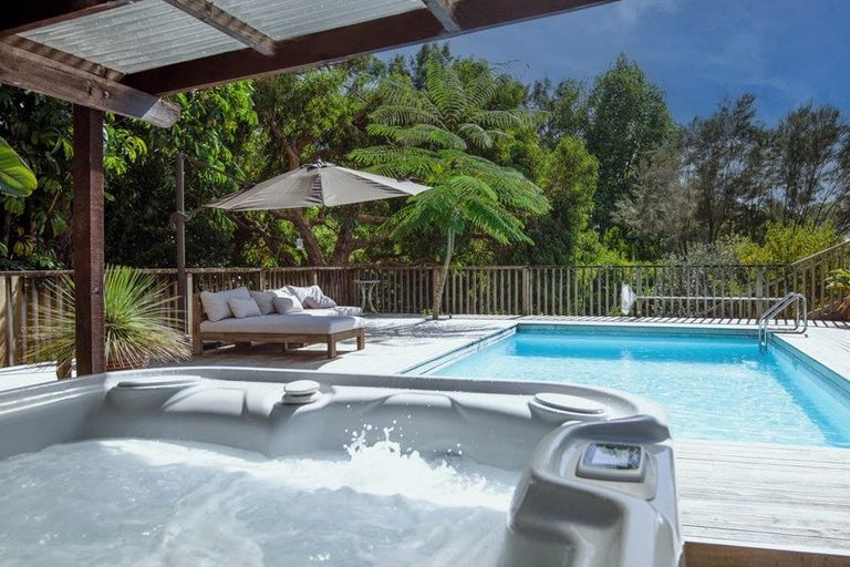 Photo of property in 136 Landing Road, Kerikeri, 0230