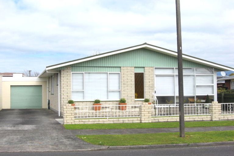Photo of property in 19a Truby King Street, Merrilands, New Plymouth, 4312