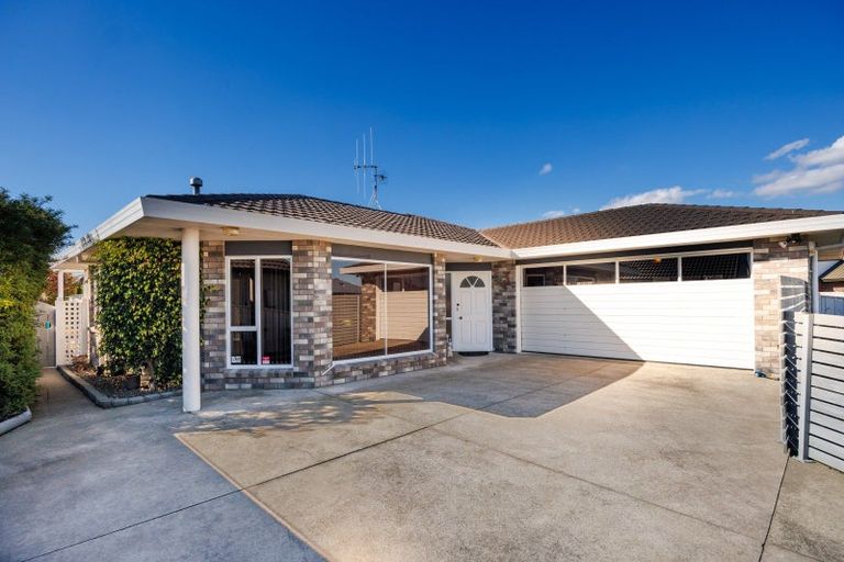 Photo of property in 12 Lancewood Lane, Roslyn, Palmerston North, 4414