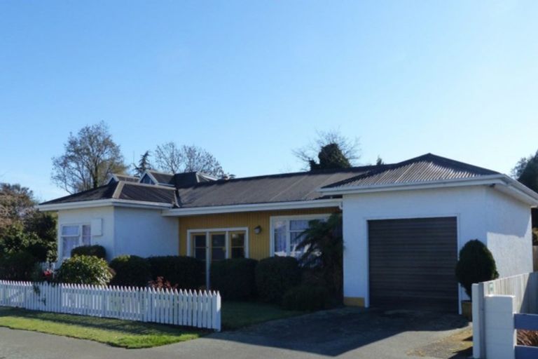 Photo of property in 28 Leonard Street, Waimate, 7924