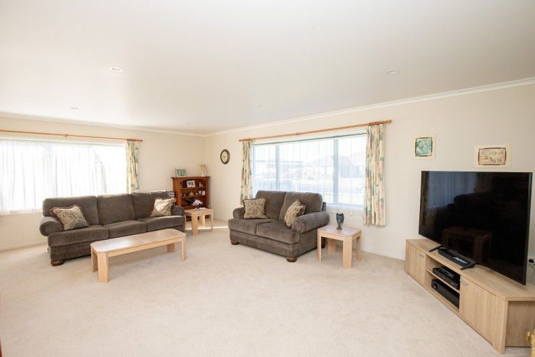 Photo of property in 55 Darlington Street, Ngatea, 3503