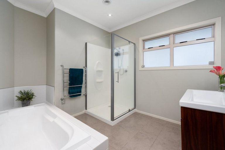 Photo of property in 86 Solomon Street, Brookfield, Tauranga, 3110