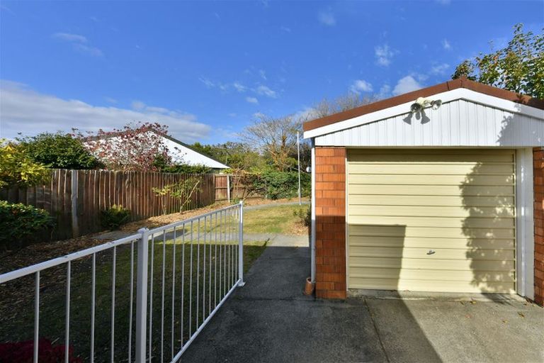 Photo of property in 1/9 Lombard Place, Avonhead, Christchurch, 8042