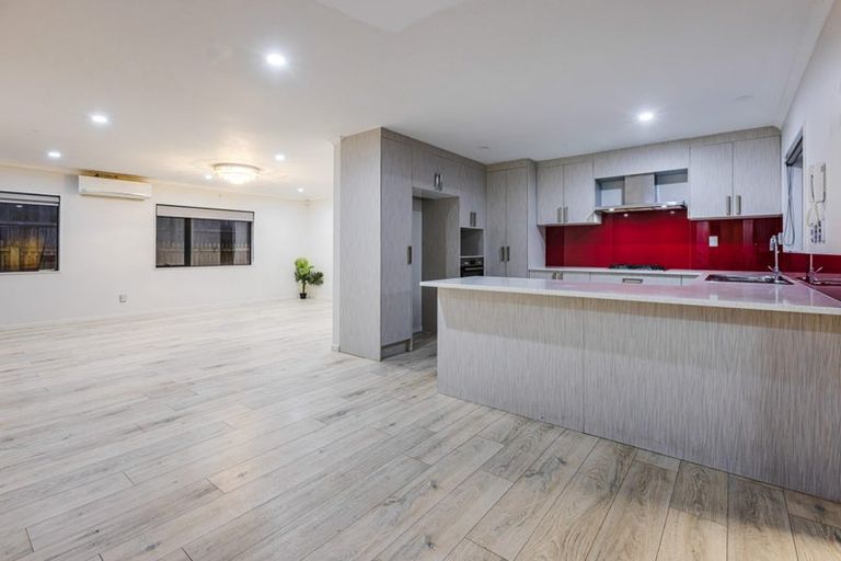 Photo of property in 13d Trimmer Terrace, Papatoetoe, Auckland, 2025