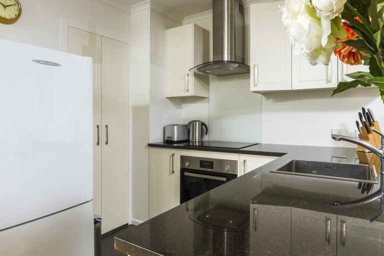 Photo of property in 2/25 Heathcote Road, Castor Bay, Auckland, 0620