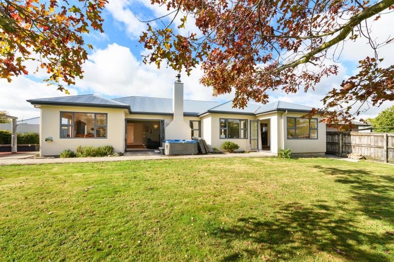 Photo of property in 8 Almond Grove, Feilding, 4702