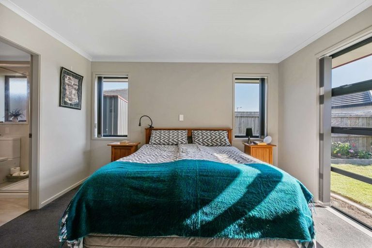 Photo of property in 6 Leet Crescent, Papamoa Beach, Papamoa, 3118