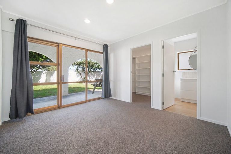 Photo of property in 2 Icarus Place, Half Moon Bay, Auckland, 2012