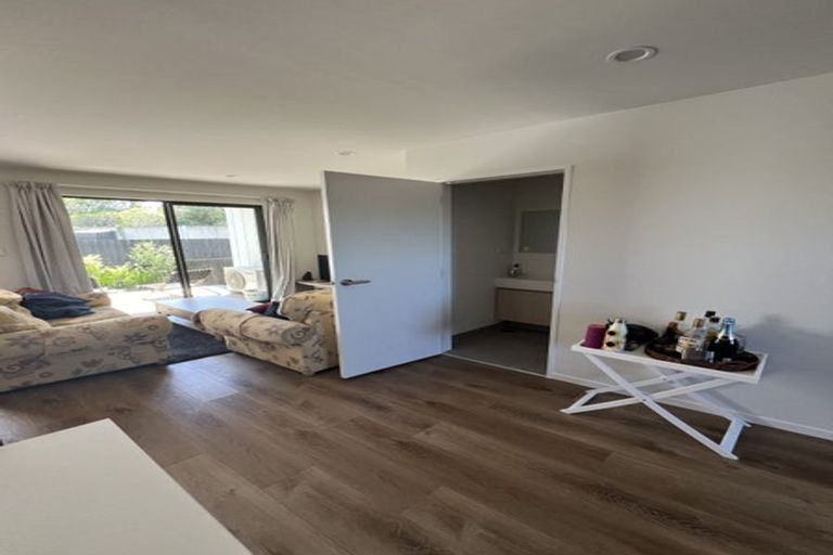 Photo of property in 41 Whai Hua Lane, Mangere Bridge, Auckland, 2022
