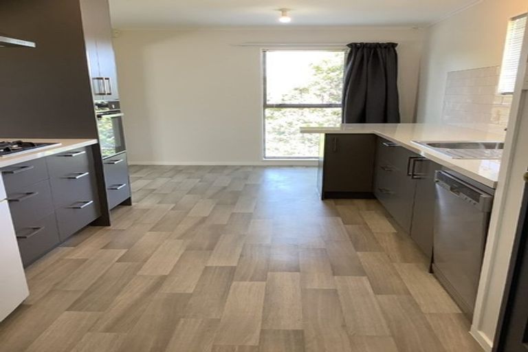 Photo of property in 7 Whitechapel Grove, Stokes Valley, Lower Hutt, 5019