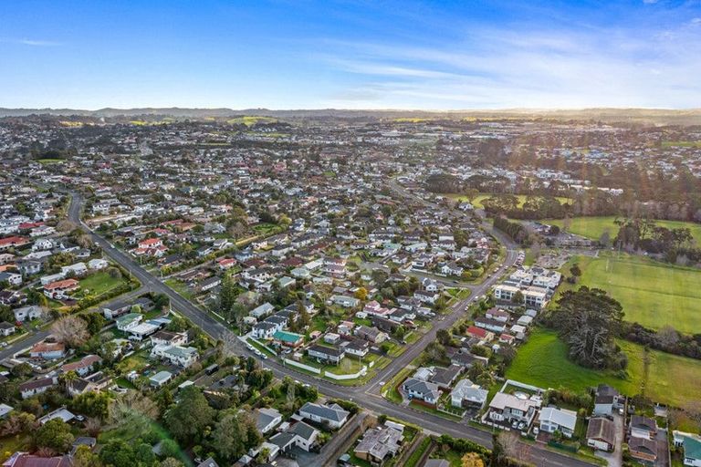 Photo of property in 279 Royal Road, Massey, Auckland, 0614