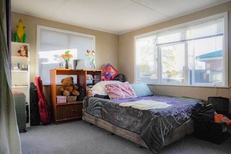 Photo of property in 33 Lister Crescent, Maraenui, Napier, 4110