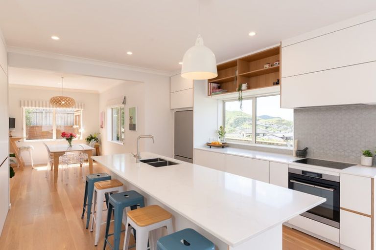 Photo of property in 51 Erlestoke Crescent, Churton Park, Wellington, 6037