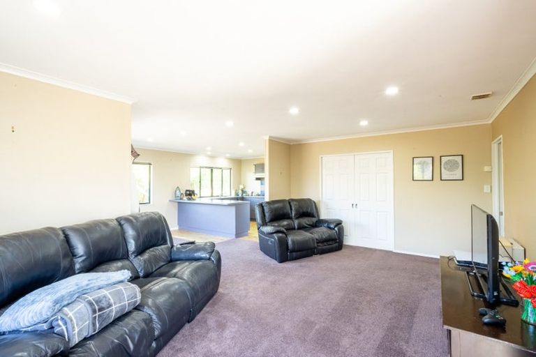 Photo of property in 115 Schnell Drive, Kelvin Grove, Palmerston North, 4414