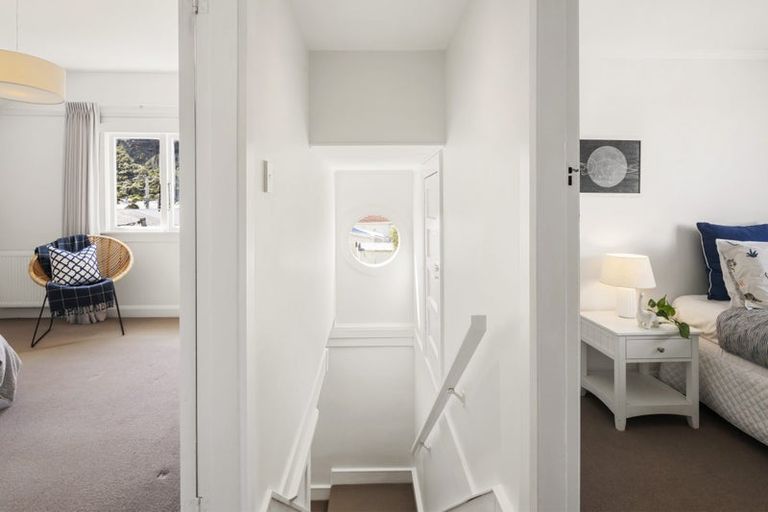 Photo of property in 103 Derwent Street, Island Bay, Wellington, 6023