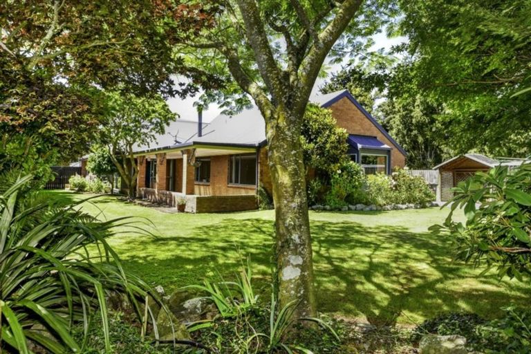 Photo of property in 4 Oakden Drive, Darfield, 7510