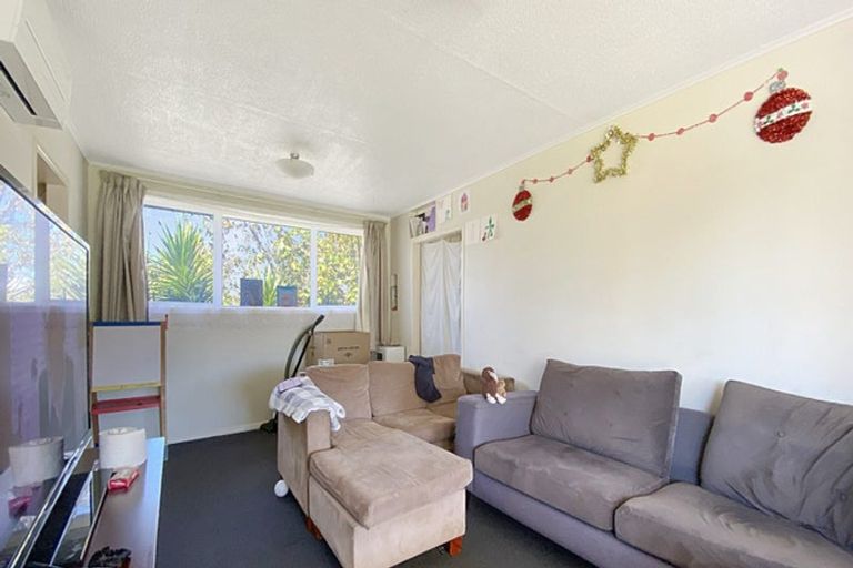 Photo of property in 27 Olive Crescent, Papatoetoe, Auckland, 2025