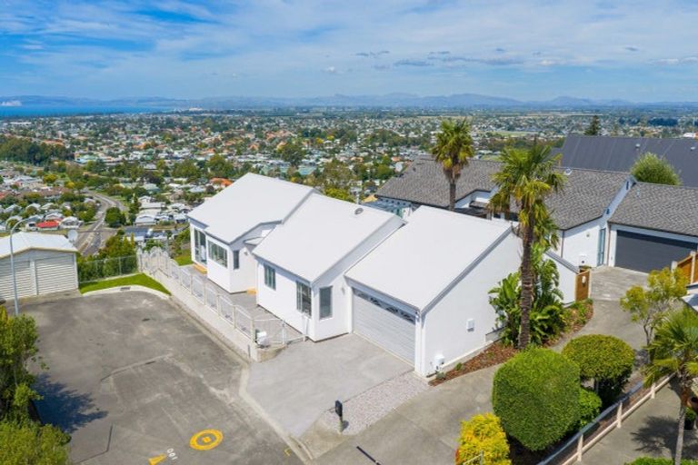 Photo of property in 15 Kavanagh Road, Hospital Hill, Napier, 4110