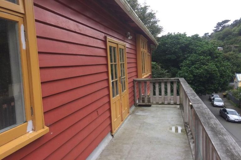 Photo of property in 64 Holloway Road, Aro Valley, Wellington, 6021