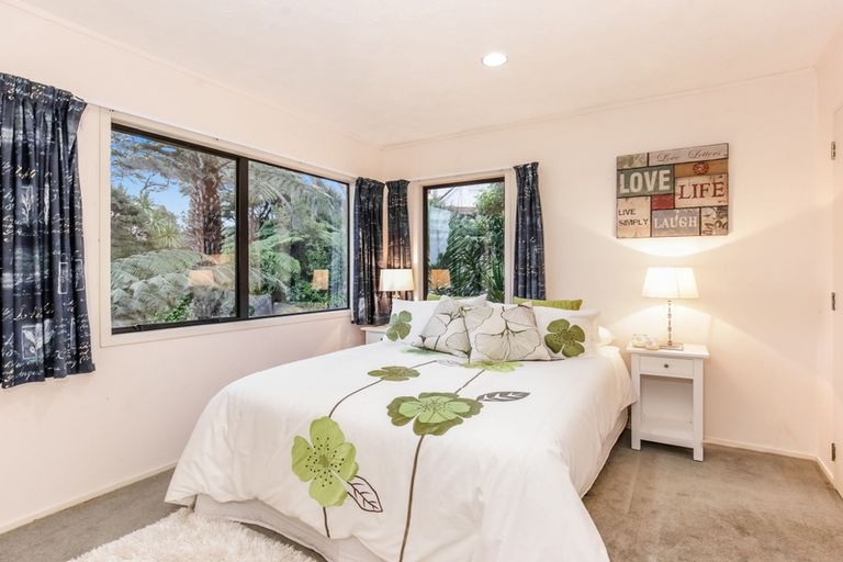 Photo of property in 22 Darcy Place, Massey, Auckland, 0614